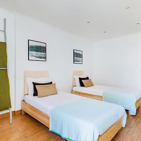 Santo Amaro Beach Family Stays Оэйраш Экстерьер фото