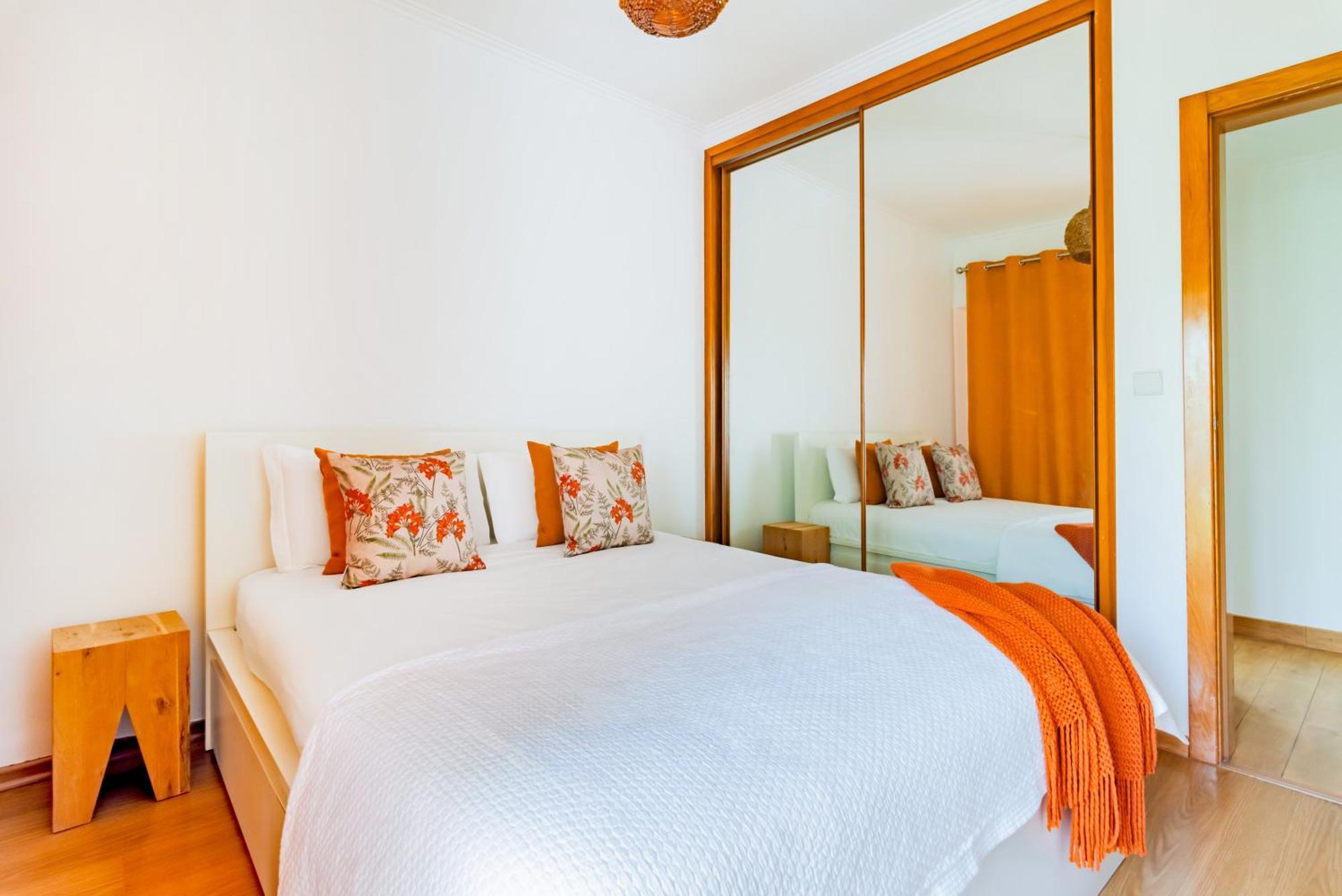 Santo Amaro Beach Family Stays Оэйраш Экстерьер фото